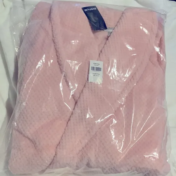 AVENUE BODY 18/20W (1X) Pink Plush Waffle Texture Robe HL.05