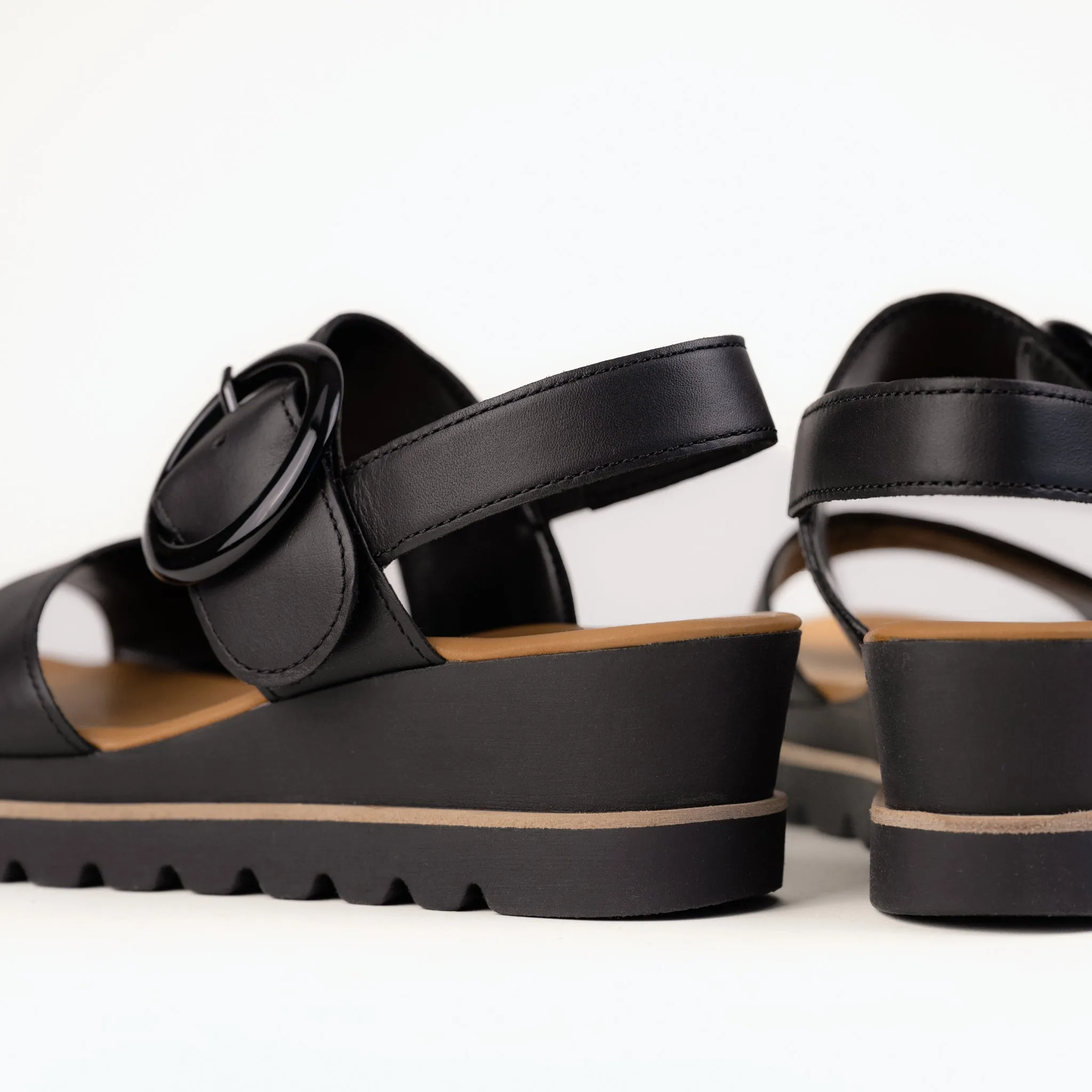 BUCKLE WEDGE - ALL BLACK - LEATHER