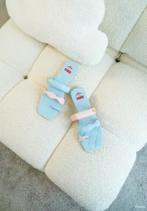 Disney Dumbo Wonders Above Open Toe Sandals & Flip Flops (Light Blue)