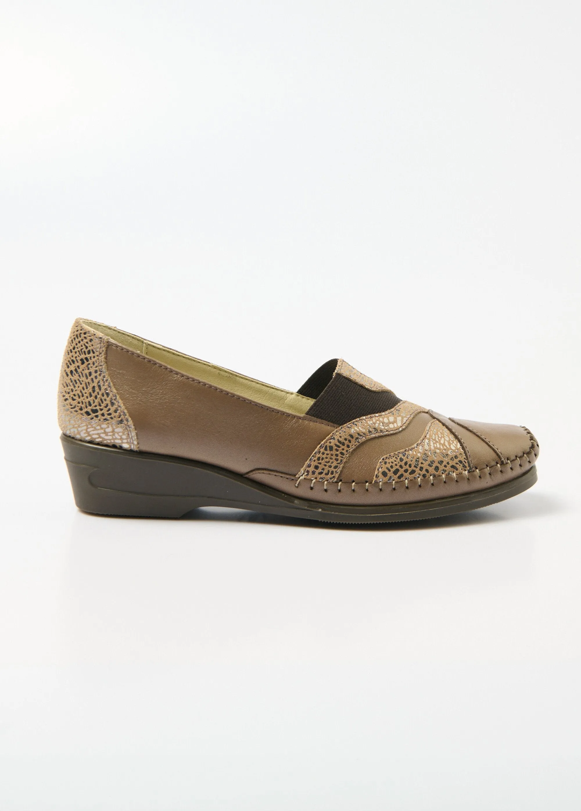 Elasticated leather loafers, comfort width
