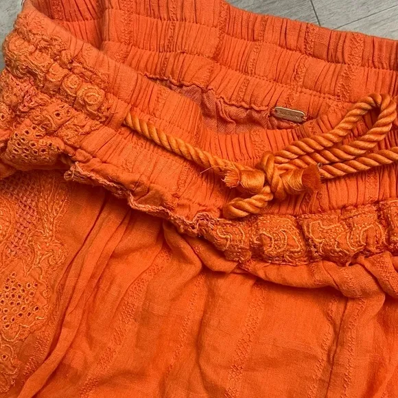 Free People Day Blooms Cutwork Embroidered Shorts, Flame, size M NWOT