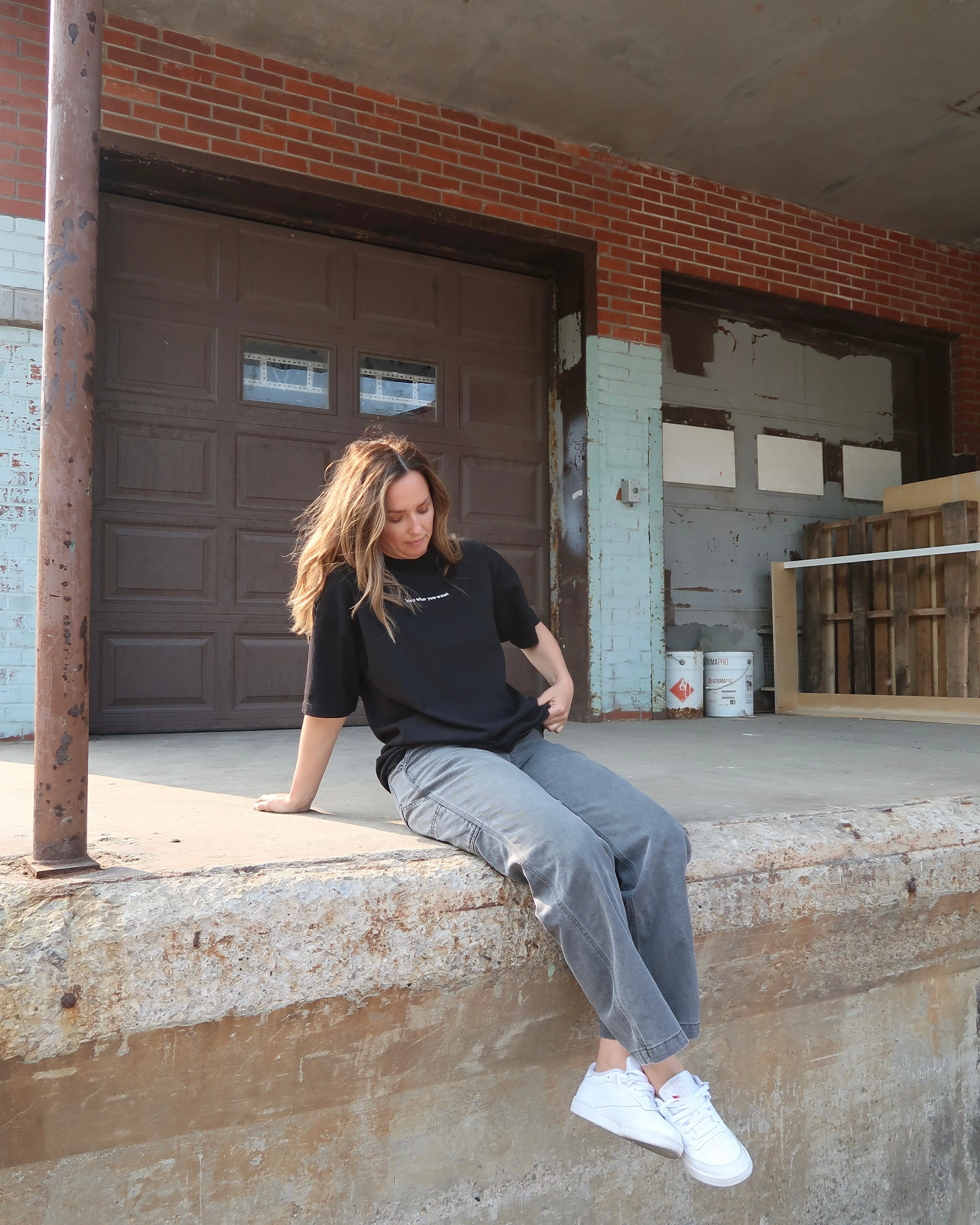 LOVE WHO YOU WANT relaxed heavy tee (BLACK)