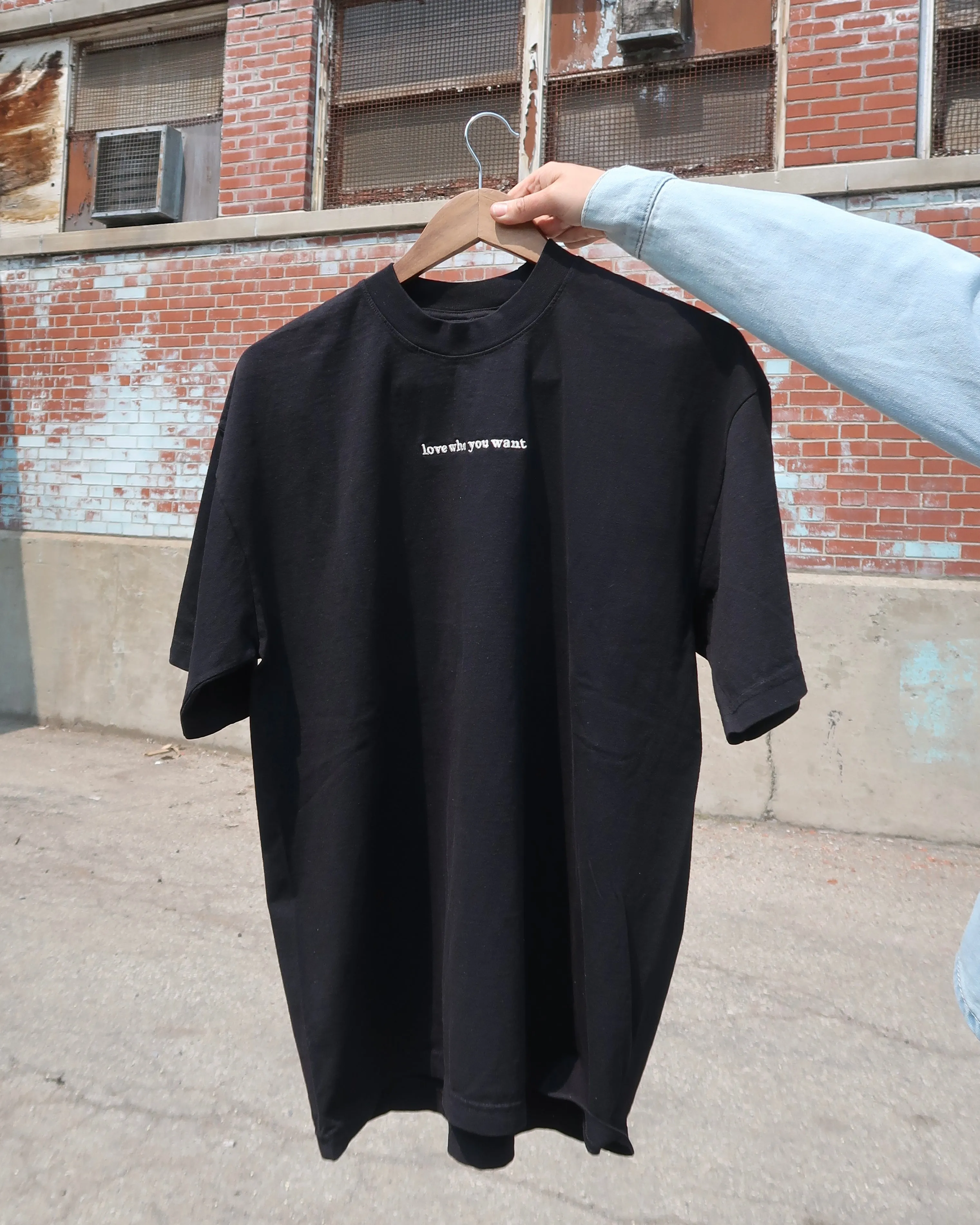 LOVE WHO YOU WANT relaxed heavy tee (BLACK)