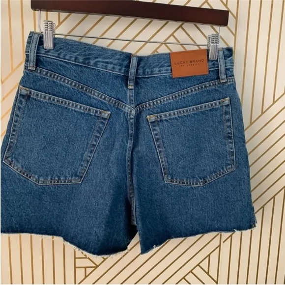 Lucky Brand lot Relaxed &amp; Traveler Short medium wash raw hem distressed 10 / 30
