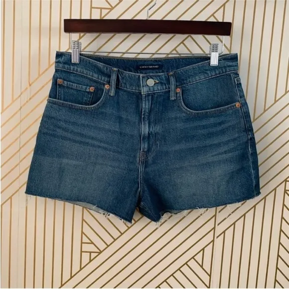 Lucky Brand lot Relaxed &amp; Traveler Short medium wash raw hem distressed 10 / 30