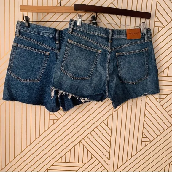 Lucky Brand lot Relaxed &amp; Traveler Short medium wash raw hem distressed 10 / 30