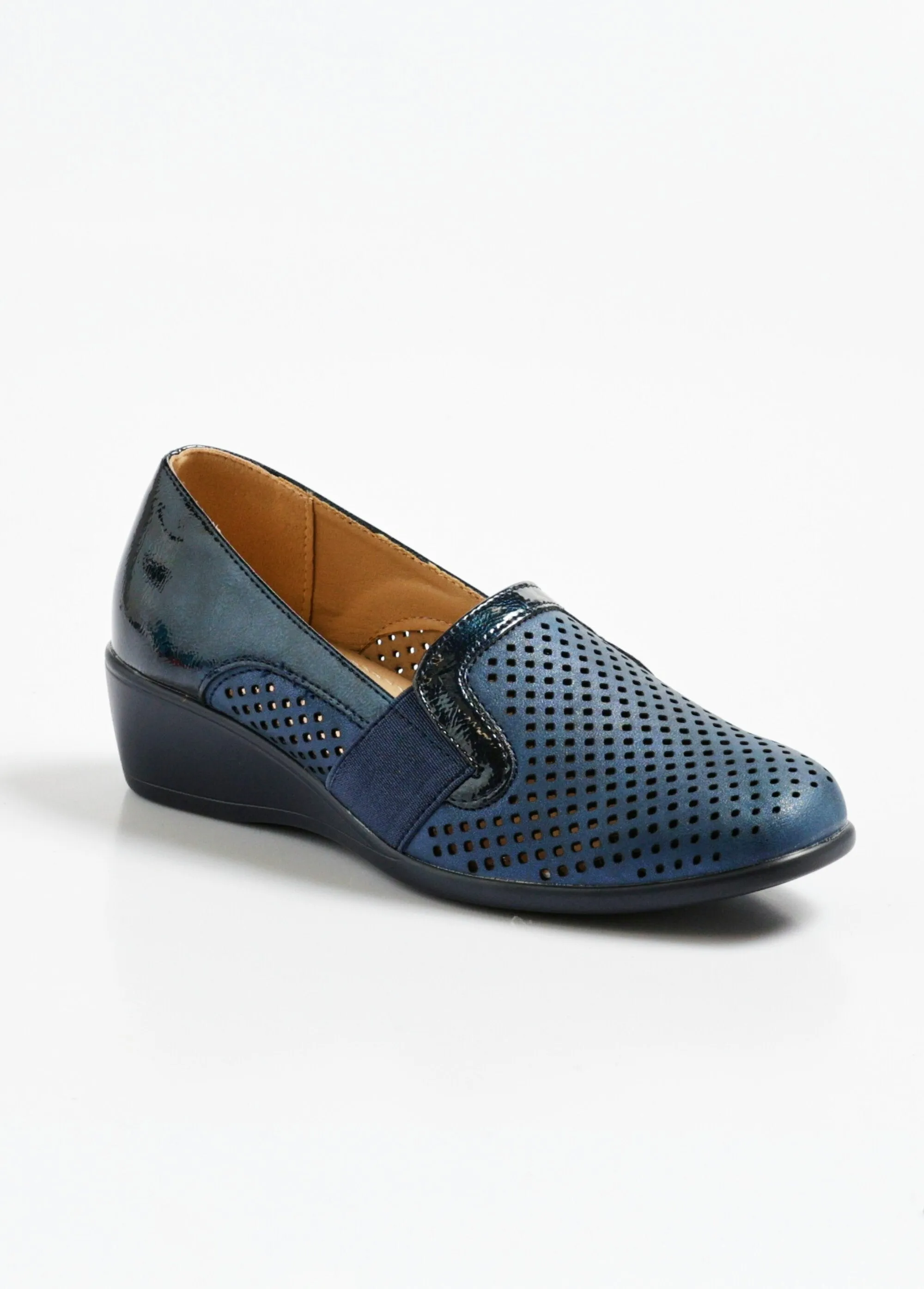Perforated loafers with fancy details