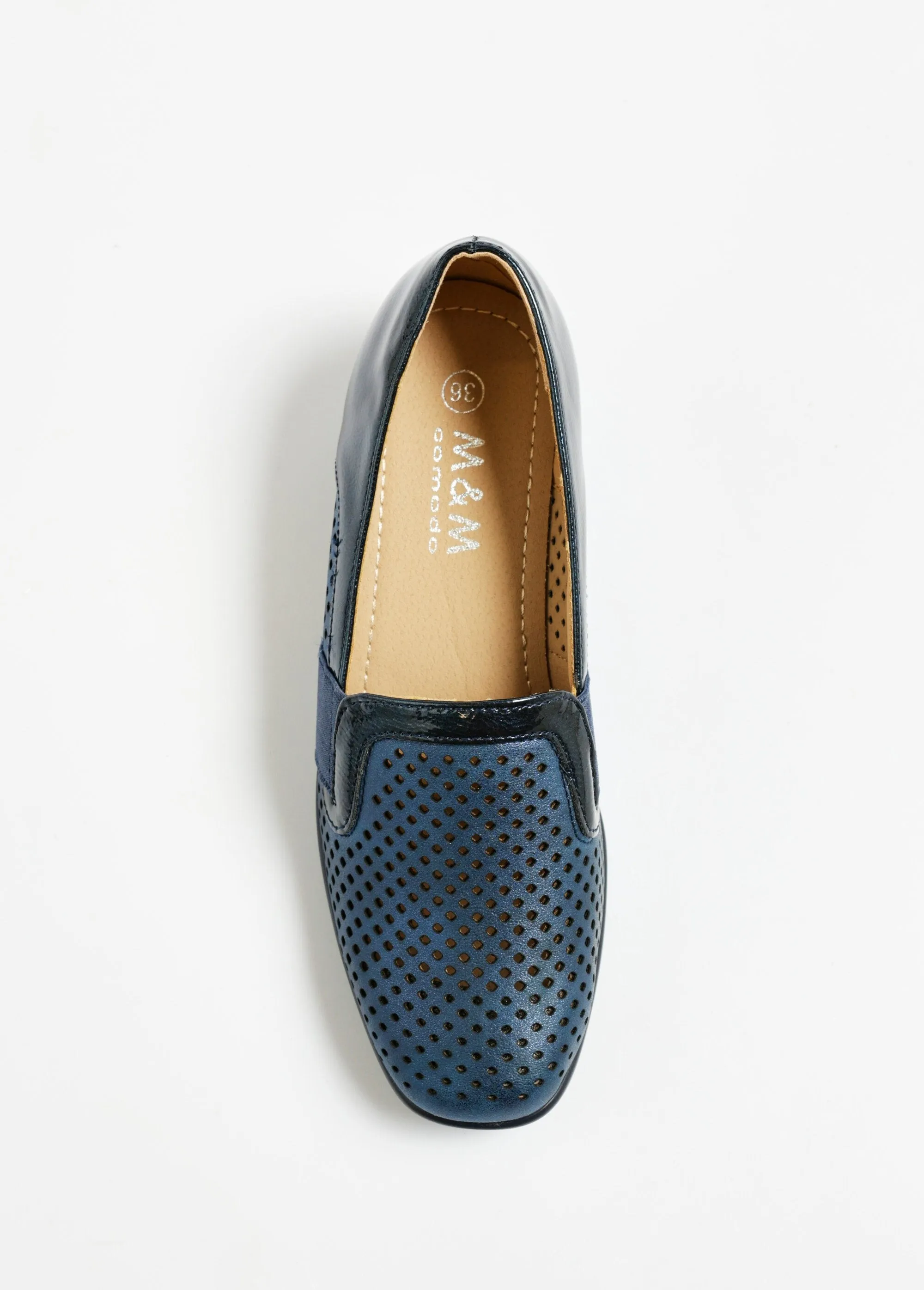 Perforated loafers with fancy details