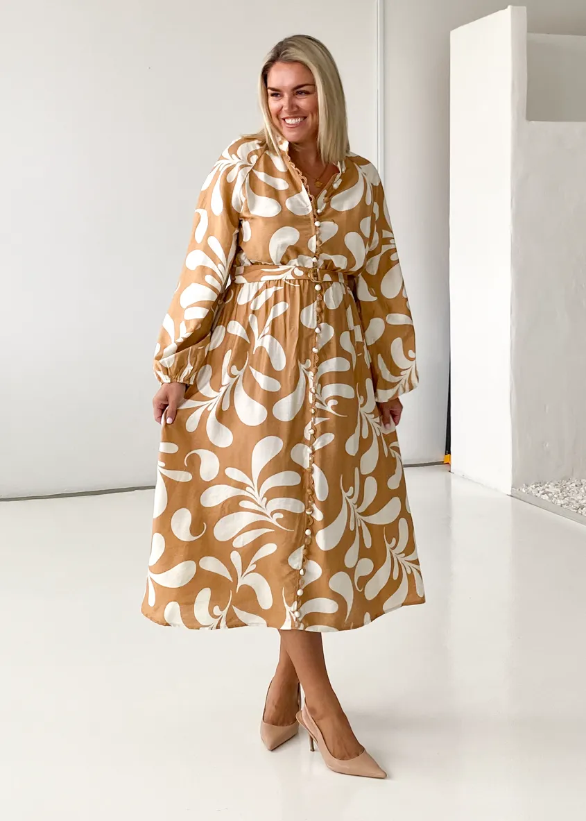 Shylah Midi Dress - Camel Swirl