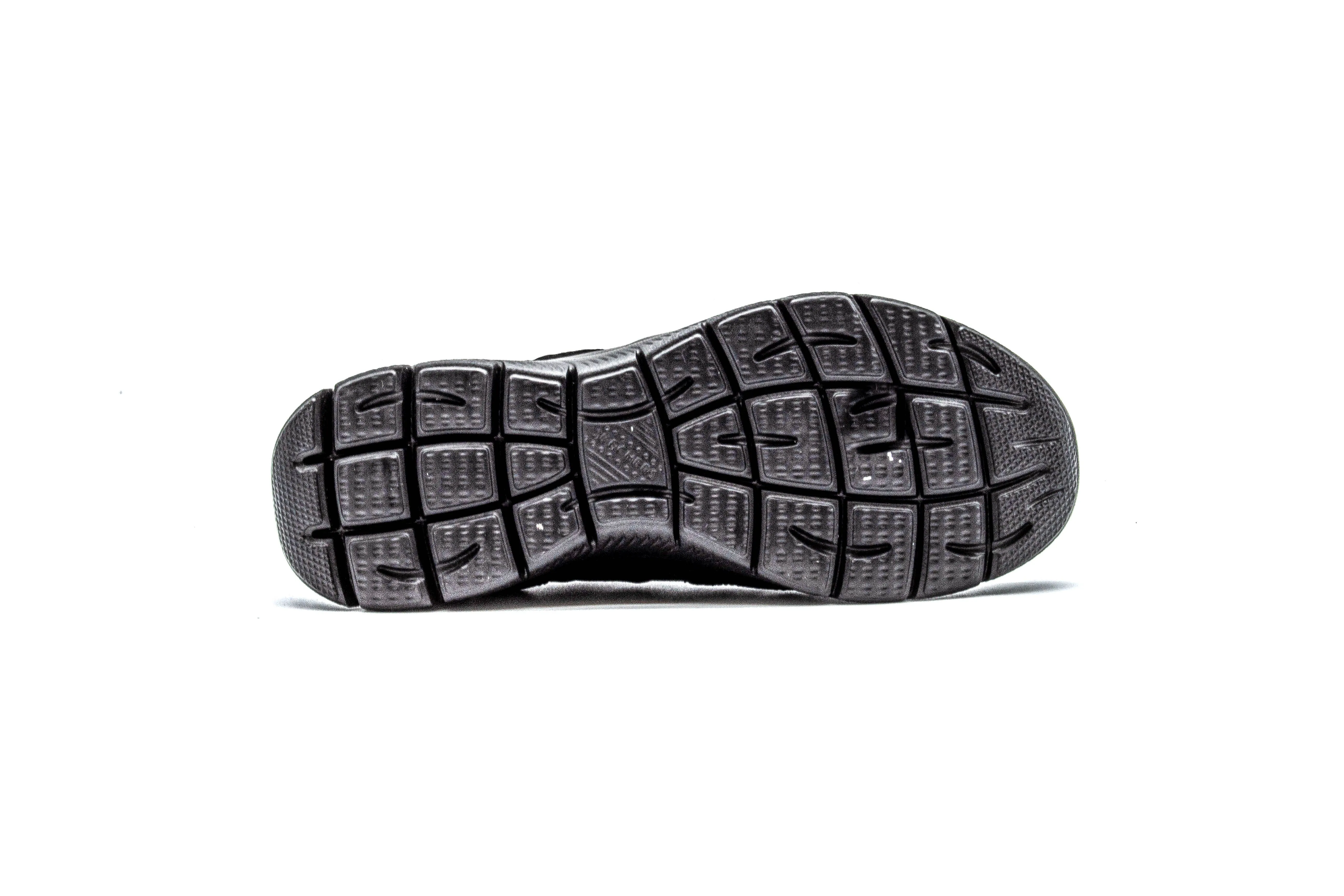 SKECHERS Summits - New World