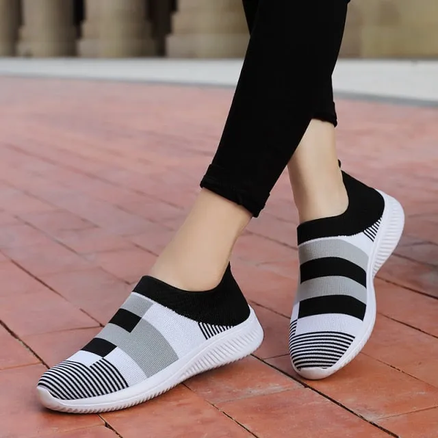 Sneakers Women Walking Shoes Woman Lightweight Loafers Tennis Casual Ladies Fashion Slip on Sock Vulcanized Shoes Plus