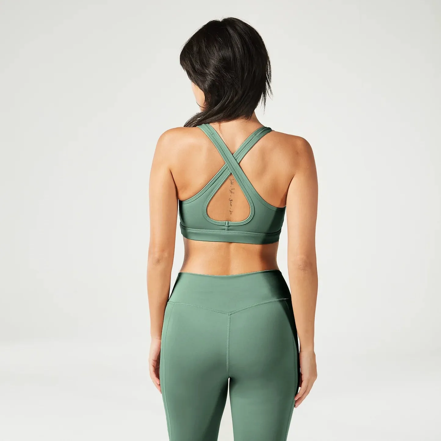 SQUATWOLF ESSENTIAL MEDIUM IMPACT BRA