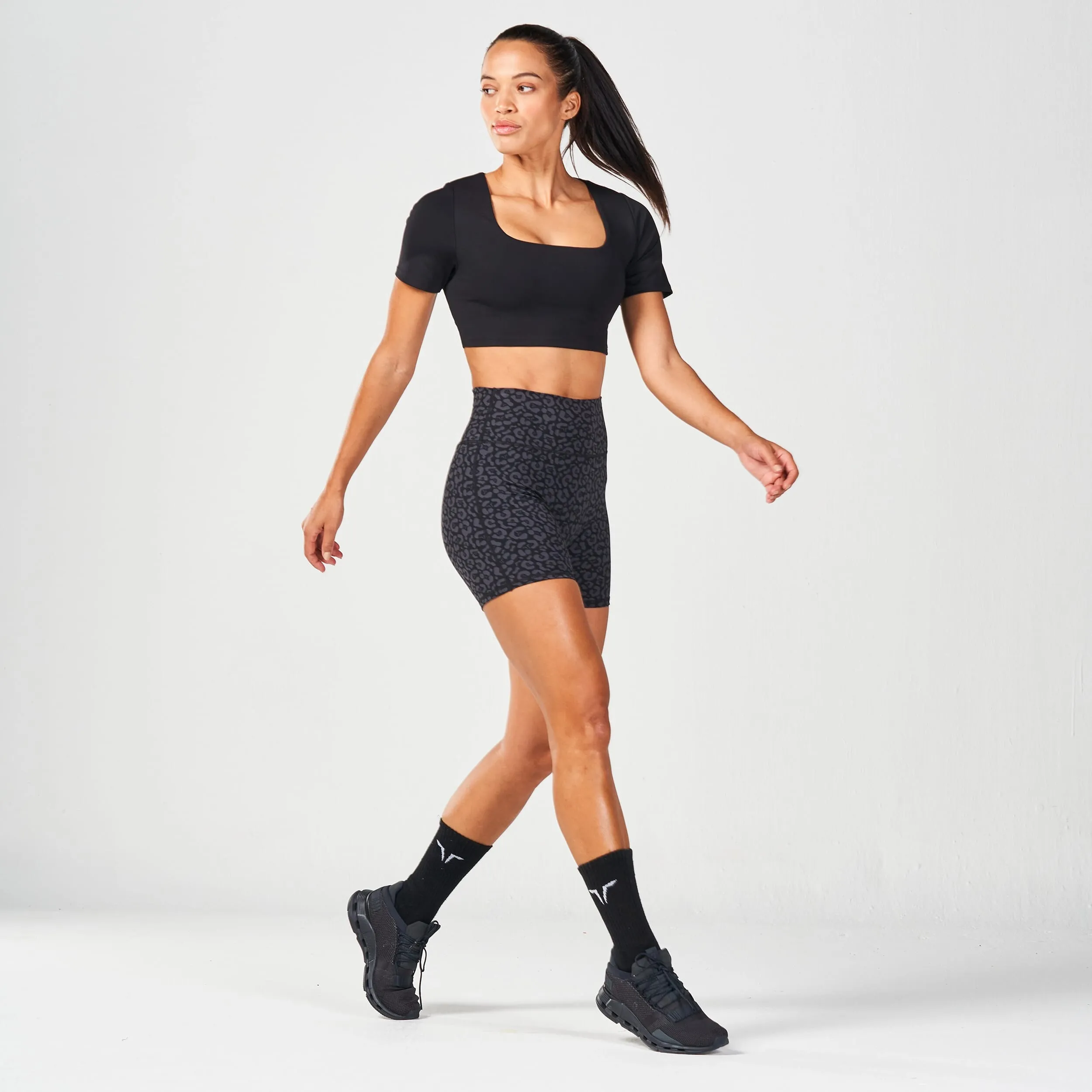 SQUATWOLF HIGH IMPACT BUILT-IN BRA TOP