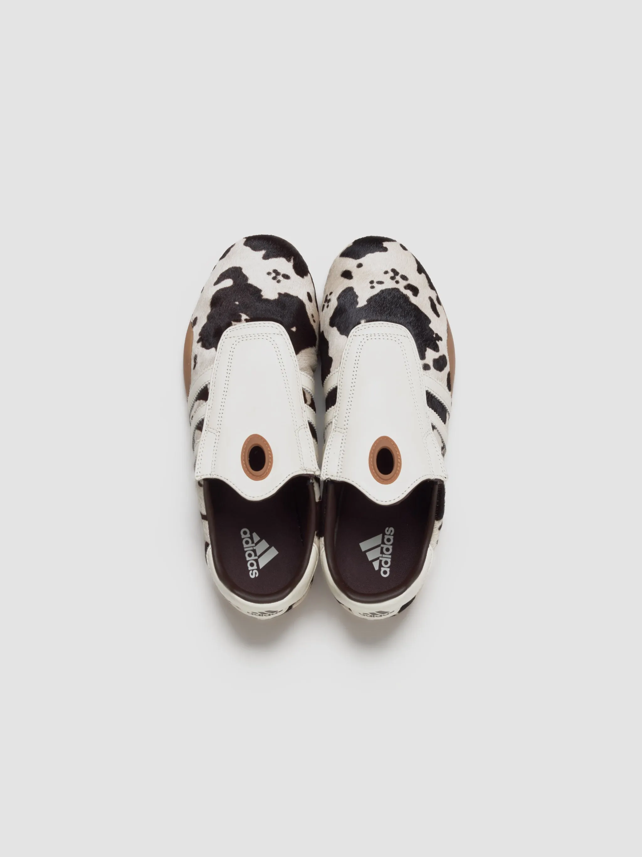 WMNS Taekwondo Mei Sneaker in Off White & Core Black