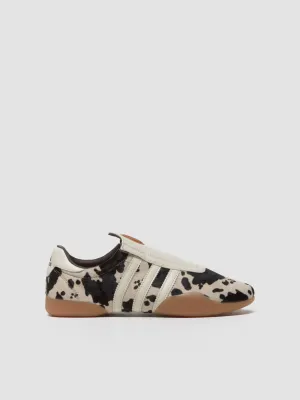 WMNS Taekwondo Mei Sneaker in Off White & Core Black