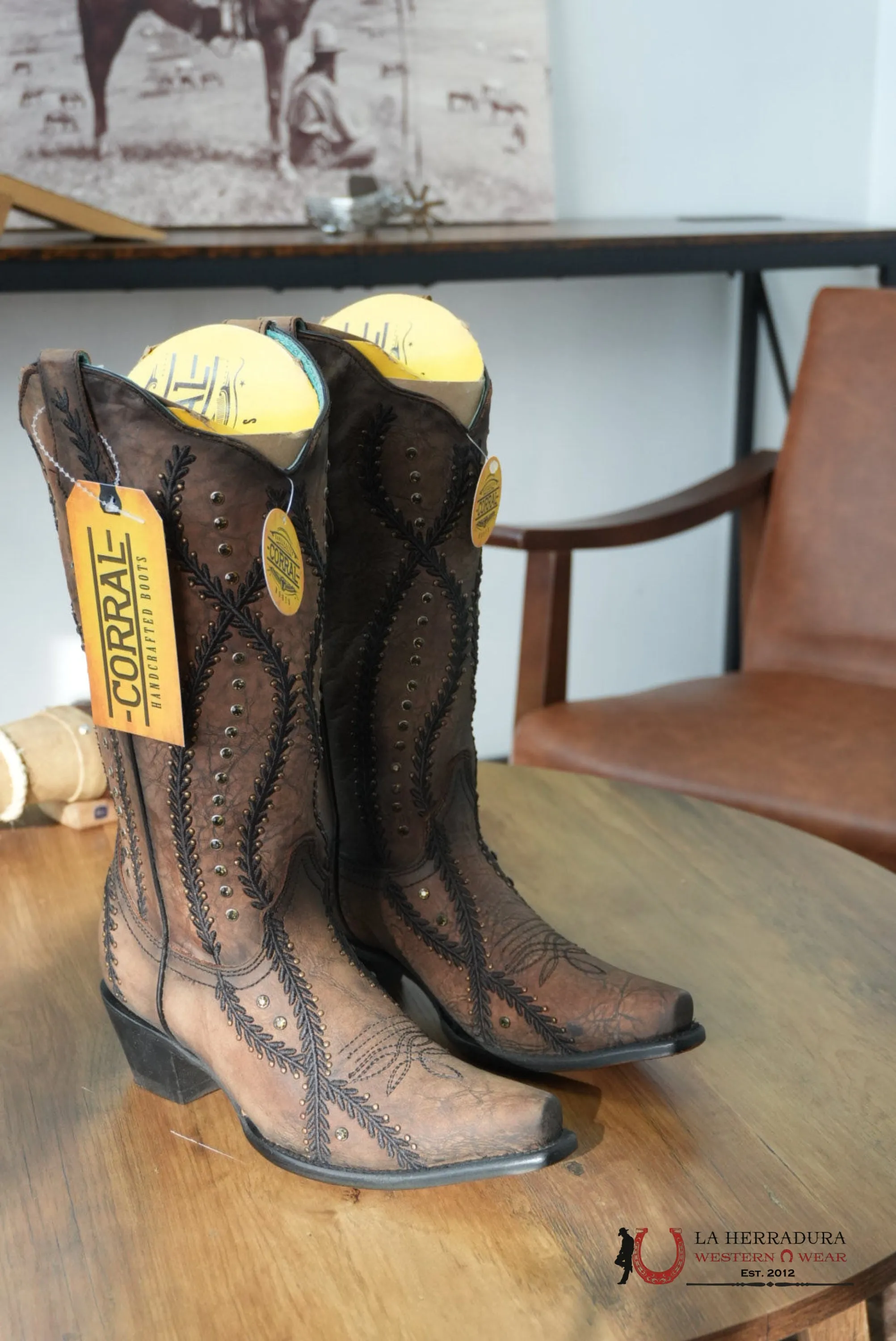 WOMENS CORRAL BROWN/BLACK EMB. CRYSTALS