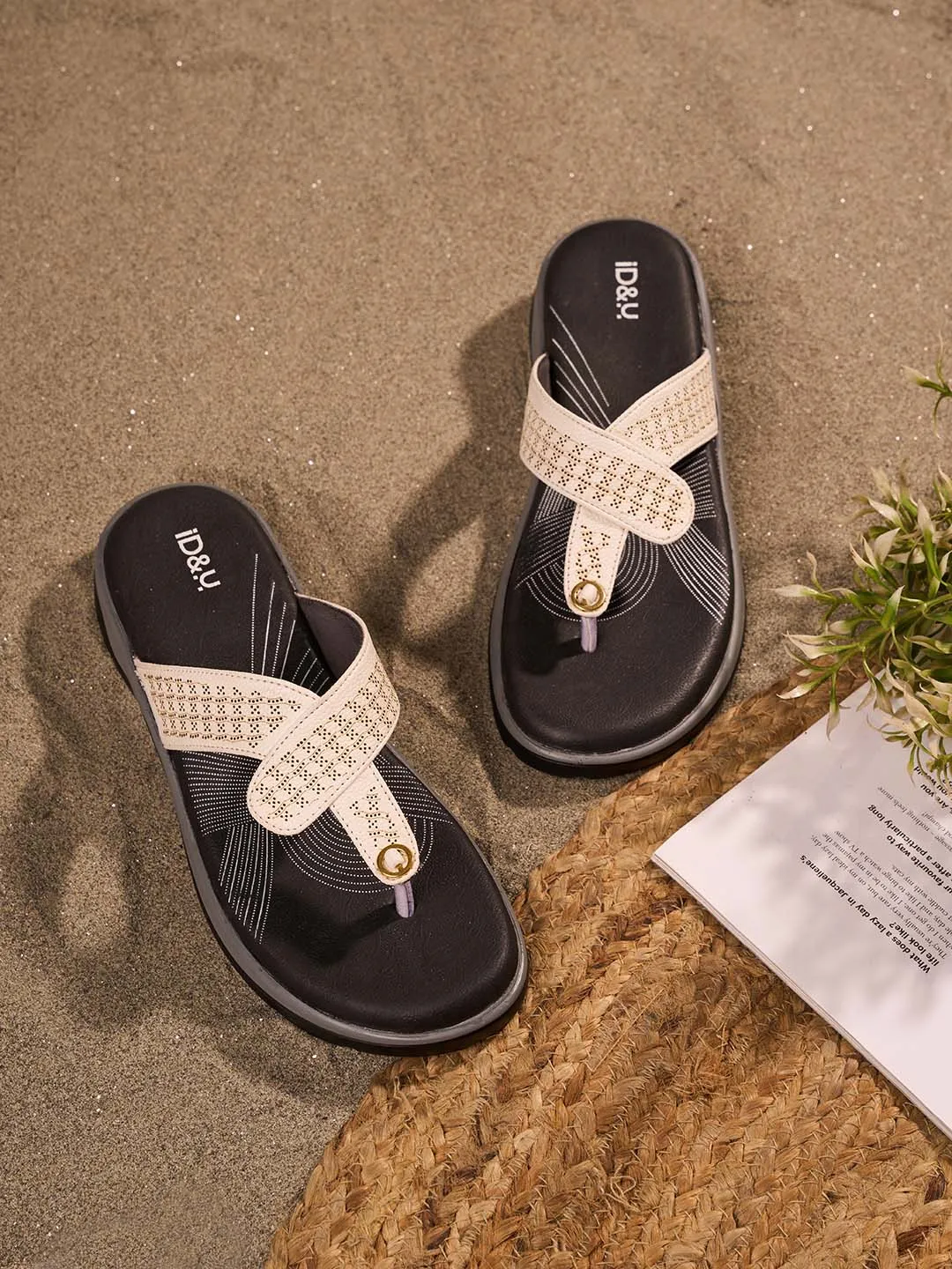 Women's White Thong Sandals (IU6007)