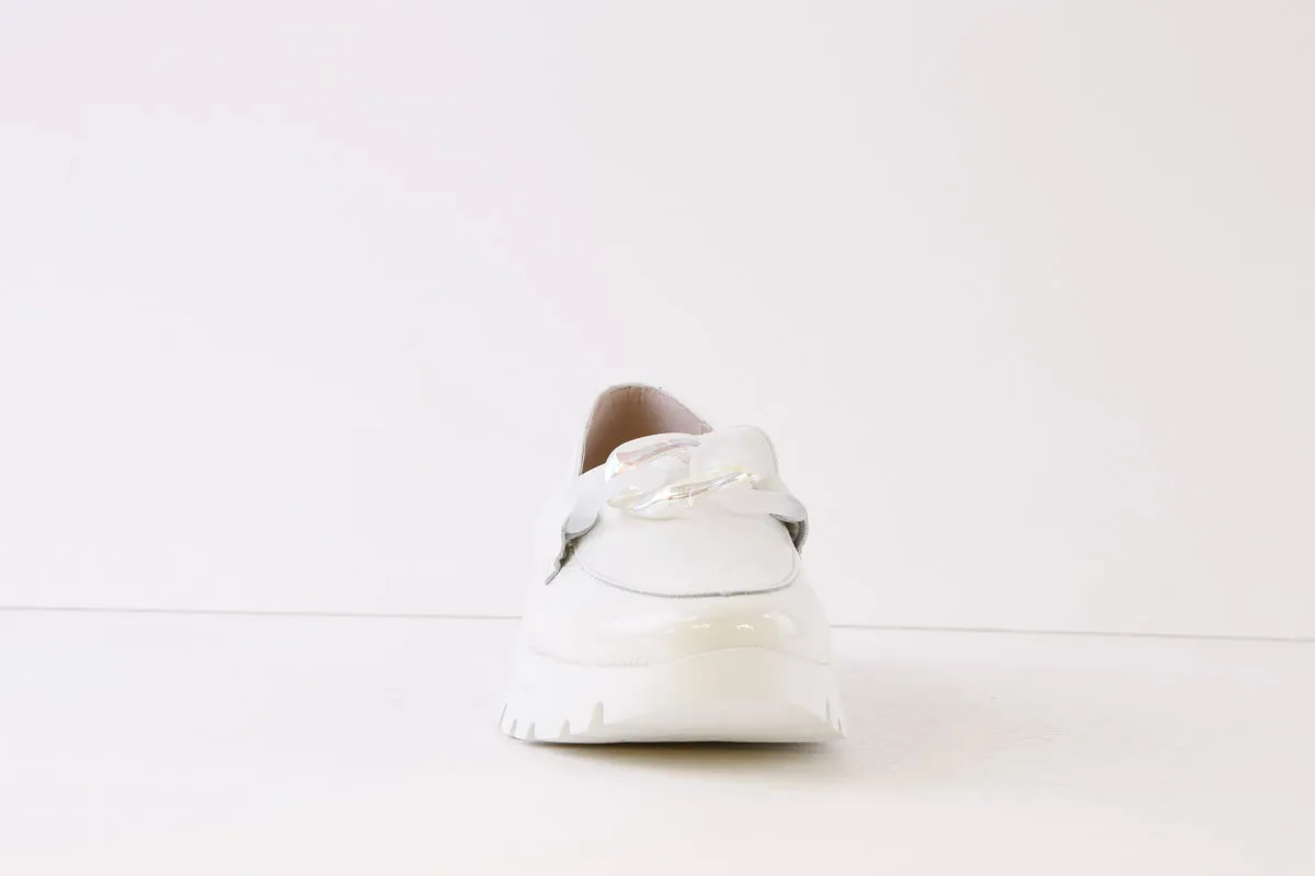 WONDERS - A-2444 FLAT SLIP-ON SHOE* - OFF WHITE PATENT