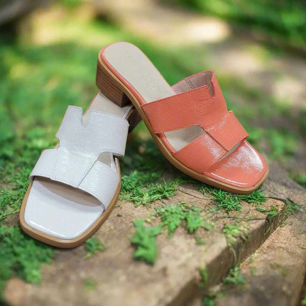 WONDERS - D-1120 - Coral Patent & Off White Patent